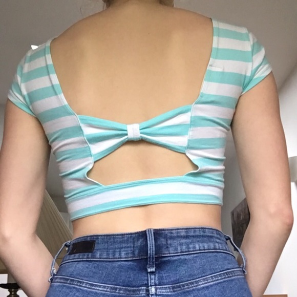 Hollister Bow-Back Striped Crop Top - Picture 1 of 5